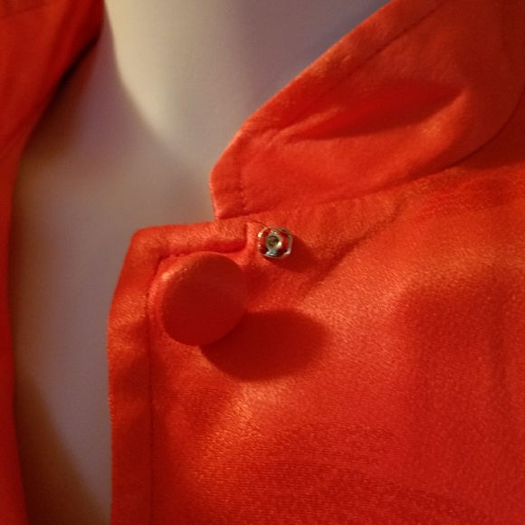 Beautiful sateen Asian-inspired jacket - Picture 4 of 7